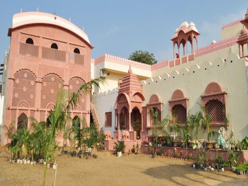 Hotel Suroth Mahal Luharu Exterior photo